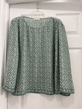 Max Studio Green and White Floral Long-Sleeve Blouse